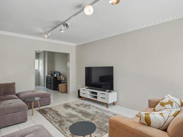 Apartment for sale in Cape Town, Western Cape