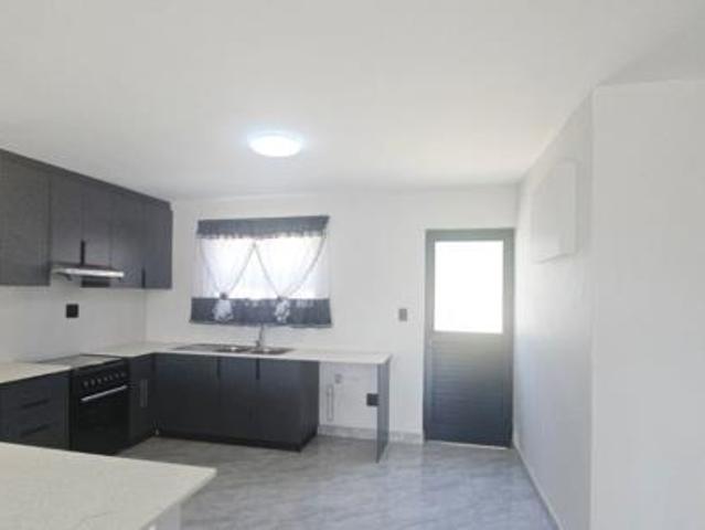 Apartment for rent in Seaview, Kwazulu-natal