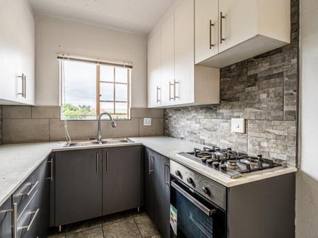 Apartment for rent in Mountain View, Pretoria