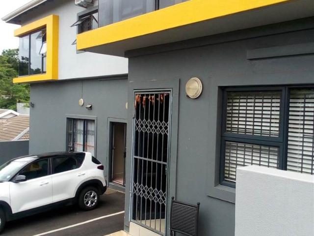 Apartment for sale in Mount Moreland, Kwazulu-natal