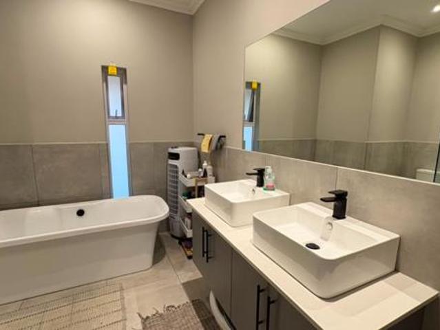 Apartment for rent in Waterkloof, Gauteng