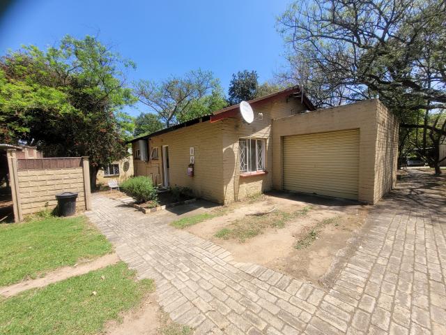Apartment for rent in Krugersdorp, Mogale City Local Municipality