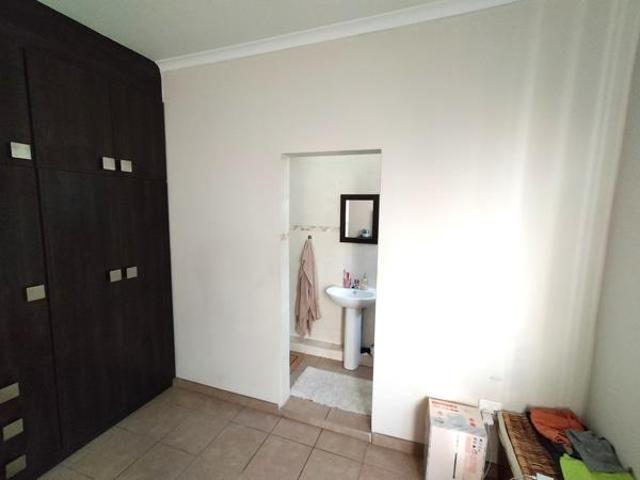 Apartment for rent in Seaview, Kwazulu-natal