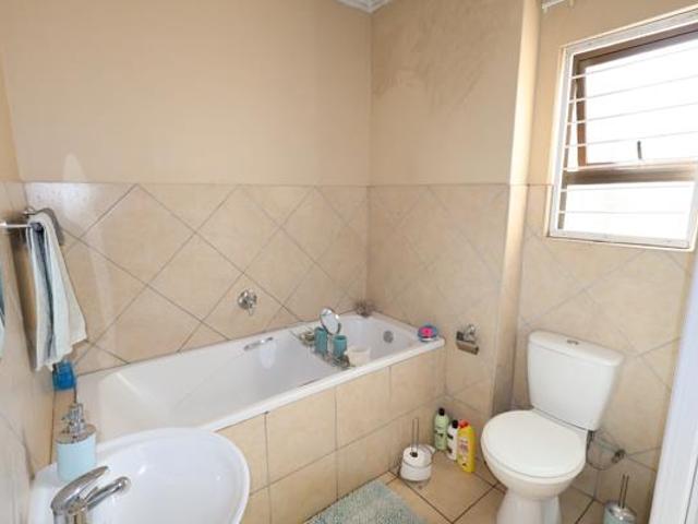 Apartment for sale in Bloemfontein, Free State