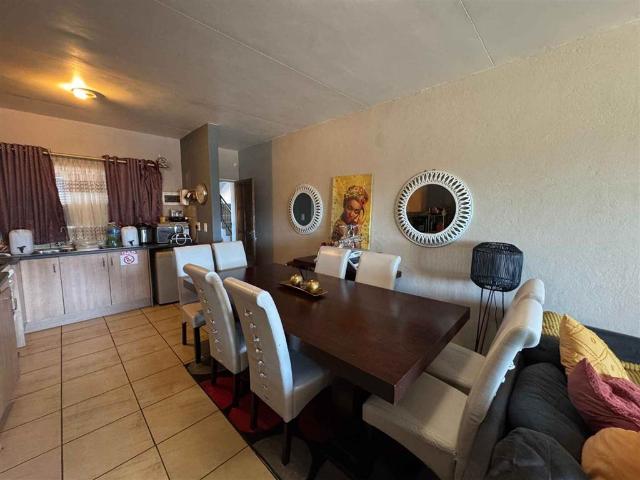 Apartment for sale in Frances Baard, Northern Cape