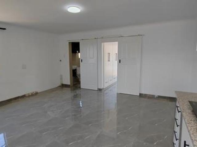 Apartment for rent in Seaview, Kwazulu-natal
