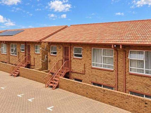 Apartment for sale in West Rand Garden estates, Westonaria Local Municipality