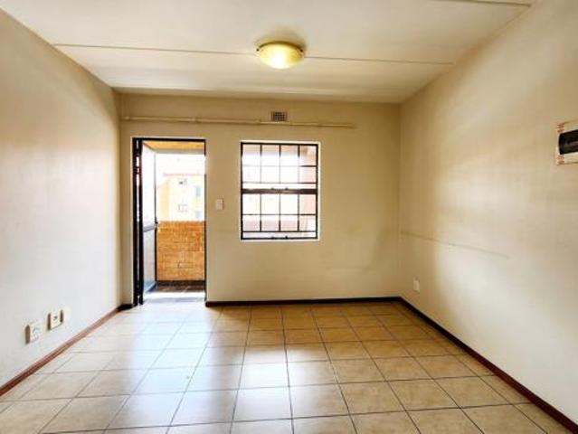 Apartment for sale in Vosloorus, Gauteng