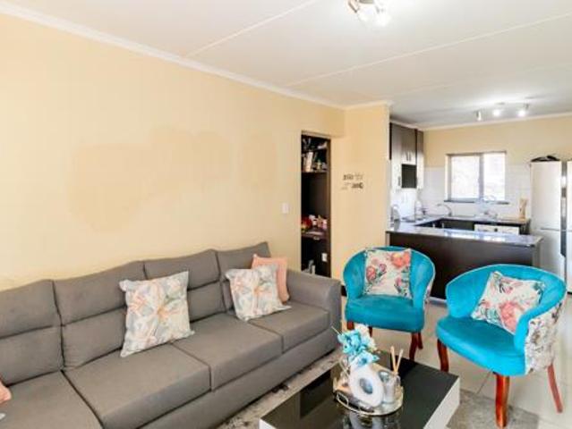 Apartment for sale in Vosloorus, Gauteng
