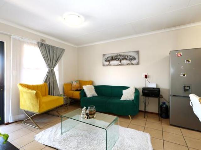 Apartment for sale in Vosloorus, Gauteng