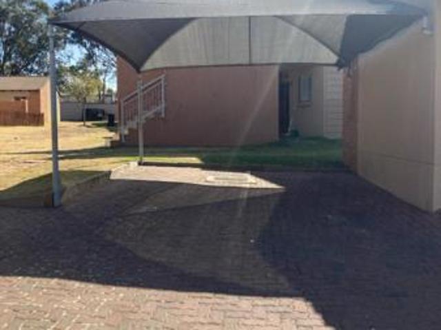 Apartment for sale in Vosloorus, Gauteng