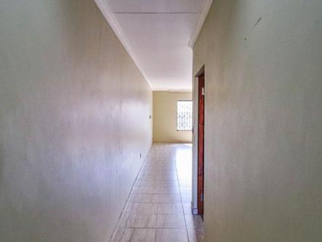 Apartment for sale in Vosloorus, Gauteng