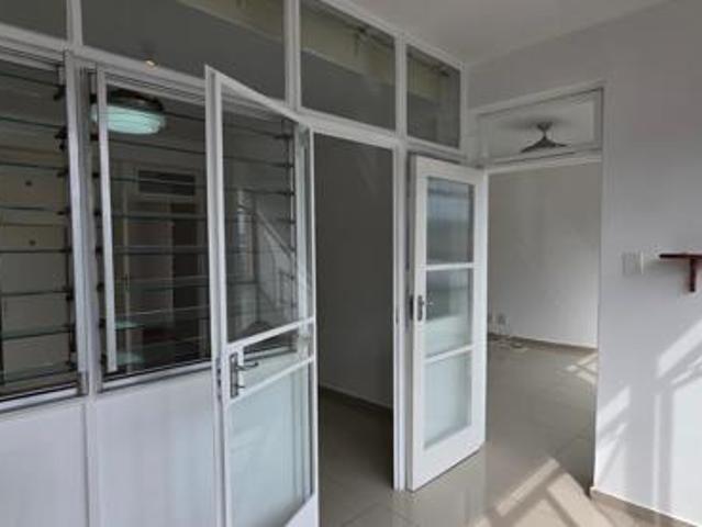 Apartment for rent in Seaview, Kwazulu-natal