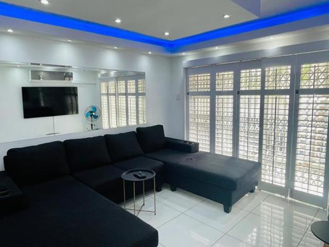 Apartment for rent in Seaview, Kwazulu-natal
