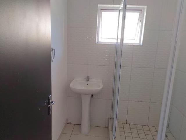 Apartment for rent in Mount Moreland, Kwazulu-natal