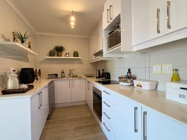 Apartment for sale in Cape Town, Western Cape