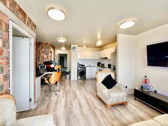 Apartment for sale in Cape Town, Western Cape