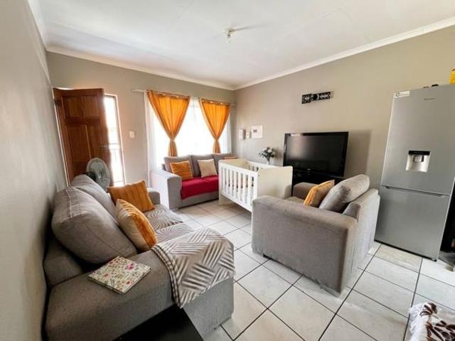 Apartment for sale in Tlhabane, North West