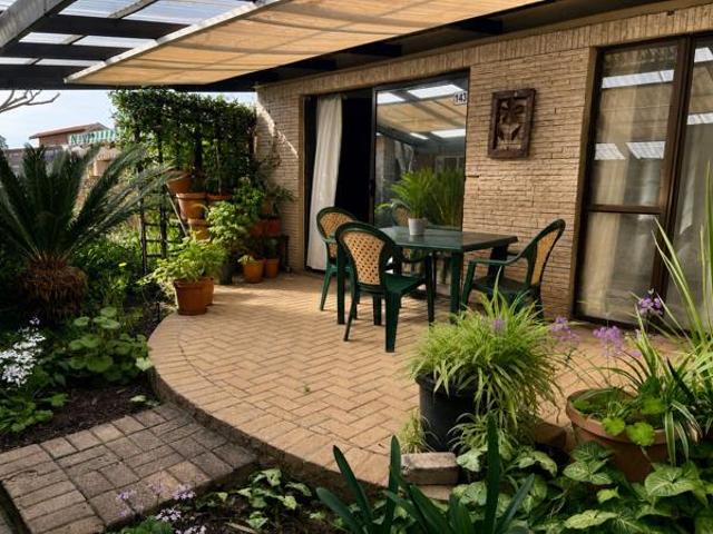 Apartment for sale in Dr Kenneth Kaunda, North West