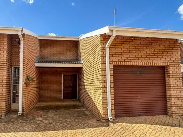 Apartment for sale in Dr Kenneth Kaunda, North West
