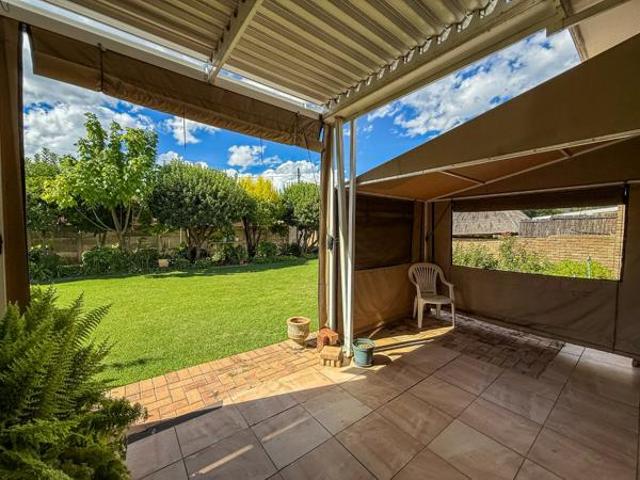 Apartment for sale in Dr Kenneth Kaunda, North West