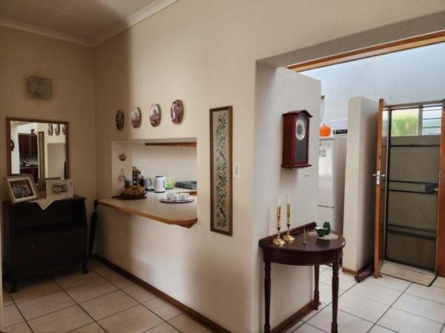 Apartment for sale in Klerksdorp, Matlosana Local Municipality
