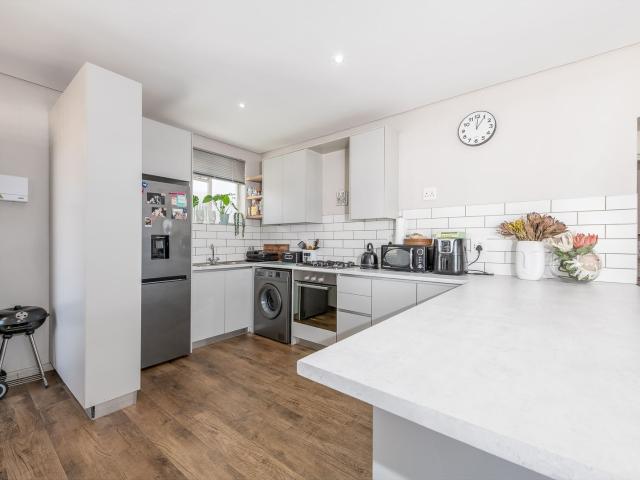 Apartment for sale in Onverwacht, Western Cape