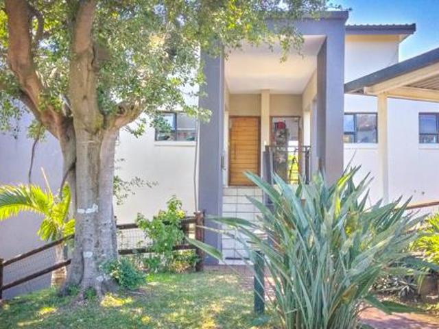Apartment for sale in Princess Grant, Kwazulu-natal