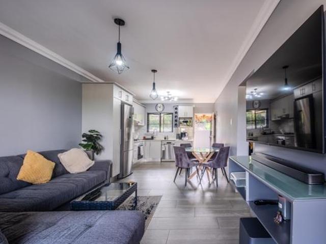 Apartment for rent in Seaview, Kwazulu-natal