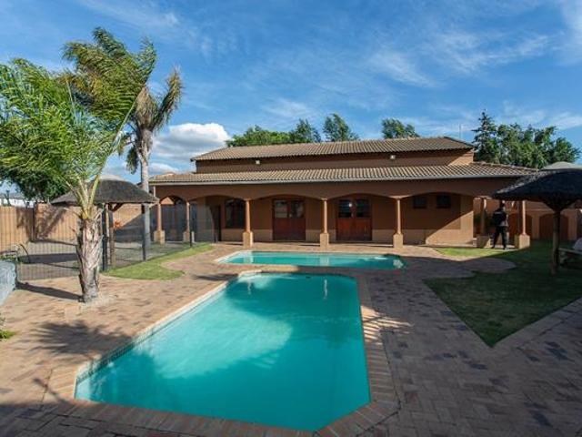 Apartment for sale in Cape Town, Western Cape