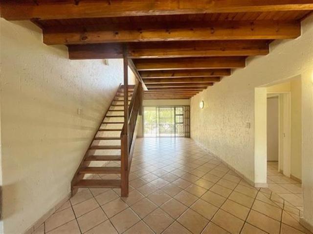 Apartment for rent in Paulshof, Alexandra