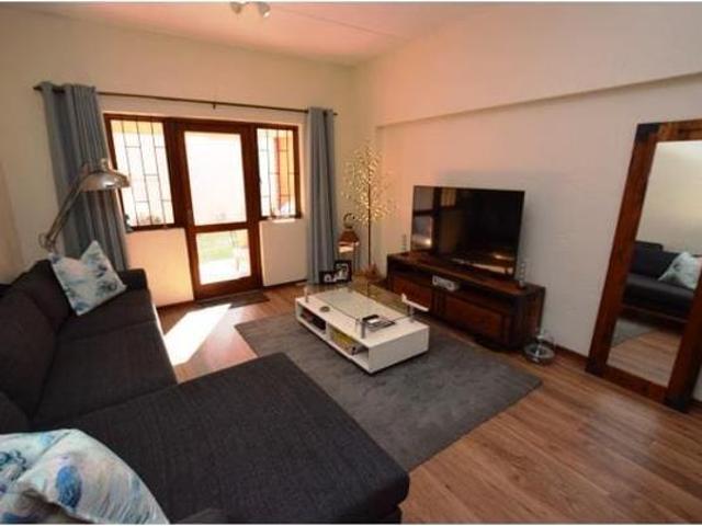 Apartment for rent in Paulshof, Alexandra
