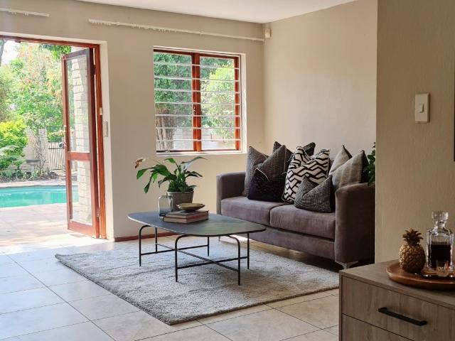 Apartment for sale in Paulshof, Sandton