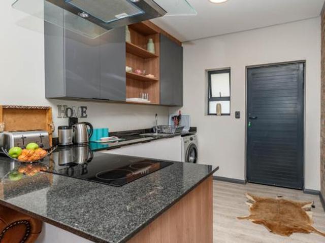 Apartment for sale in Port Elizabeth, Eastern Cape