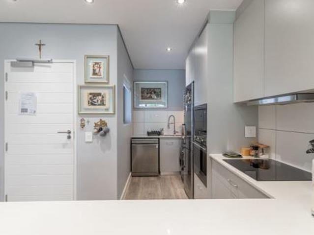 Apartment for sale in Cape Town, Western Cape
