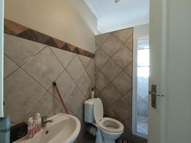 Apartment for sale in Dr Kenneth Kaunda, North West