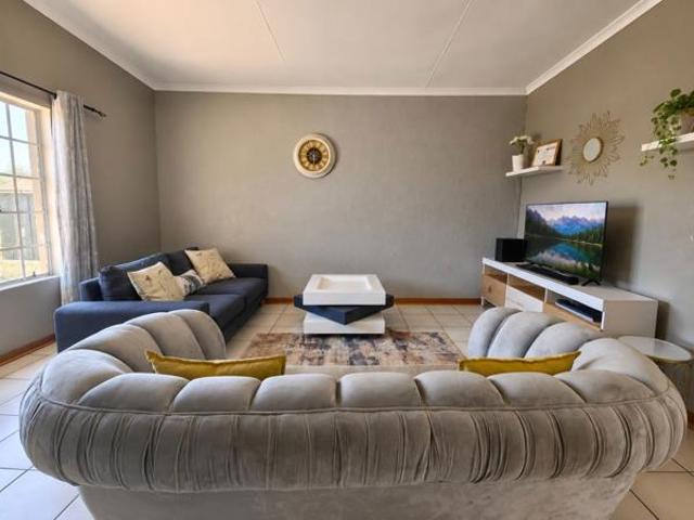 Apartment for sale in Potchefstroom, Tlokwe Local Municipality