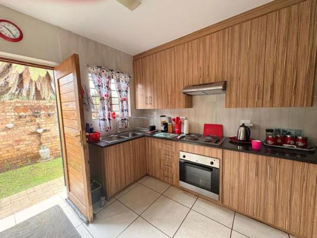 Apartment for sale in Dr Kenneth Kaunda, North West
