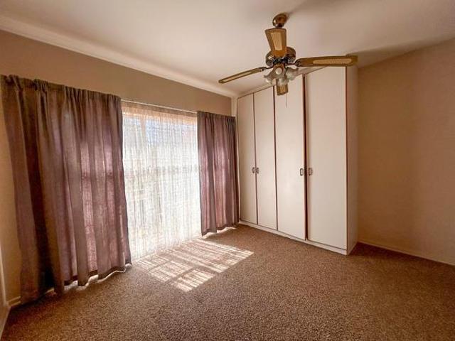 Apartment for sale in Dr Kenneth Kaunda, North West