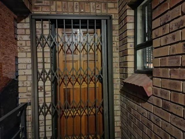 Apartment for sale in Dr Kenneth Kaunda, North West