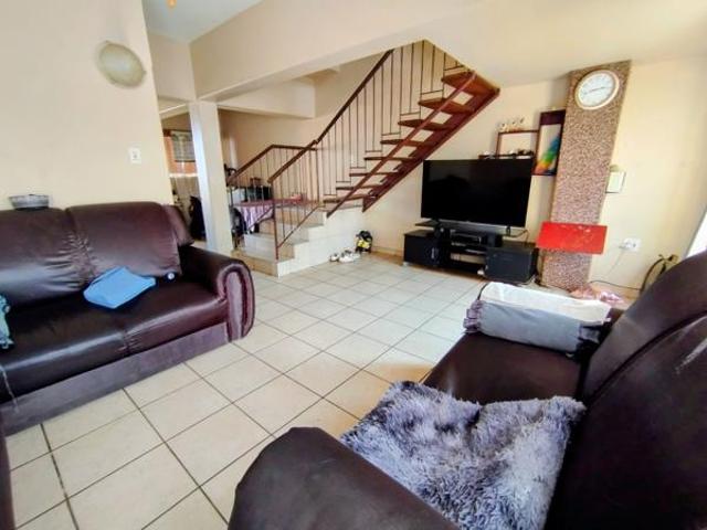 Apartment for sale in Dr Kenneth Kaunda, North West
