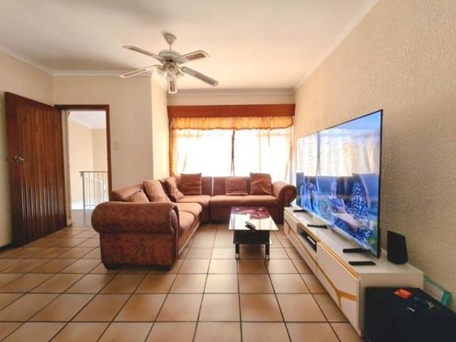 Apartment for sale in Potchefstroom, Tlokwe Local Municipality