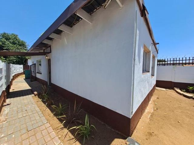 Apartment for rent in Waterkloof, Gauteng