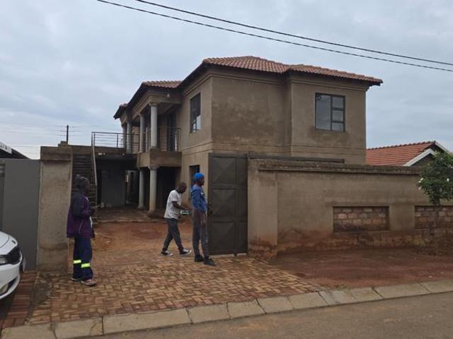 Apartment for rent in Protea Glen, Soweto