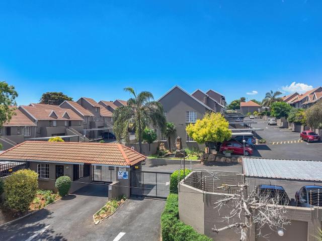 Apartment for sale in Roodepoort, City of Johannesburg Metropolitan Municipality