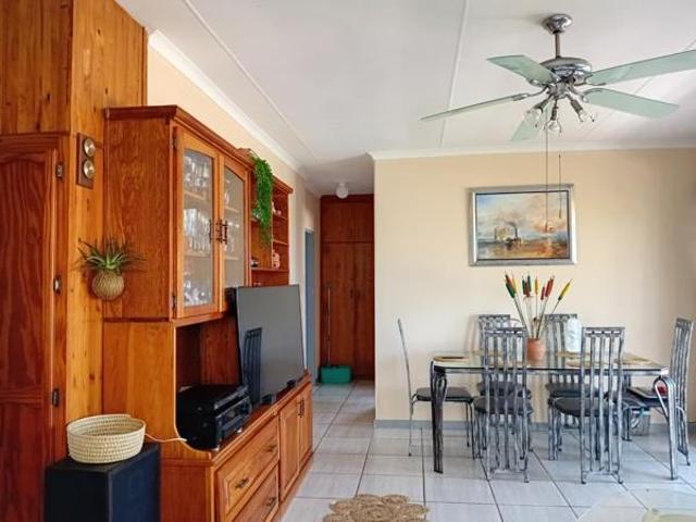 Apartment for sale in Margate, Hibiscus Coast Local Municipality