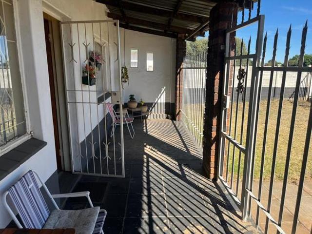 Apartment for sale in Dr Kenneth Kaunda, North West