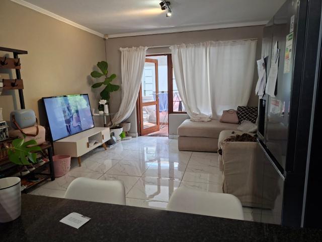 Apartment for sale in Sandton, City of Johannesburg Metropolitan Municipality