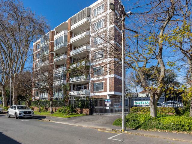 Apartment for sale in Rondebosch, Cape Town