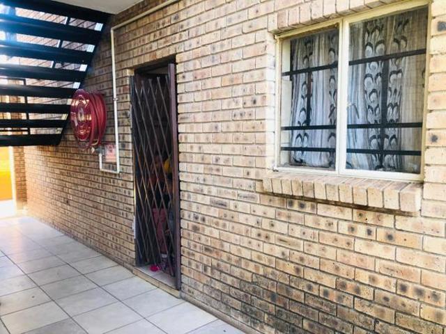 Apartment for sale in Tlhabane, North West